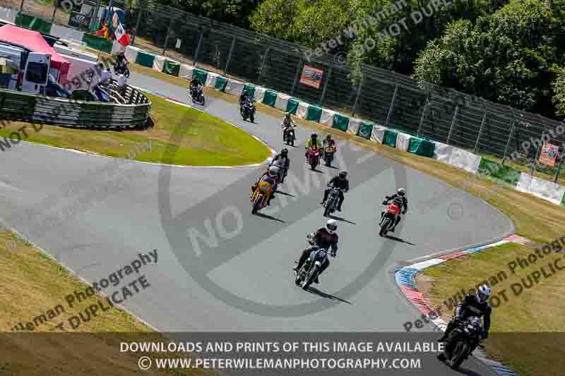 Vintage motorcycle club;eventdigitalimages;mallory park;mallory park trackday photographs;no limits trackdays;peter wileman photography;trackday digital images;trackday photos;vmcc festival 1000 bikes photographs